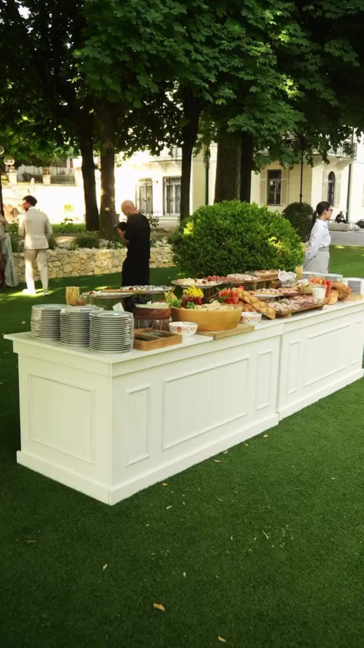 Banco buffet per aperitivo wedding a Giardini Pergola di Zeta Eventi Milano