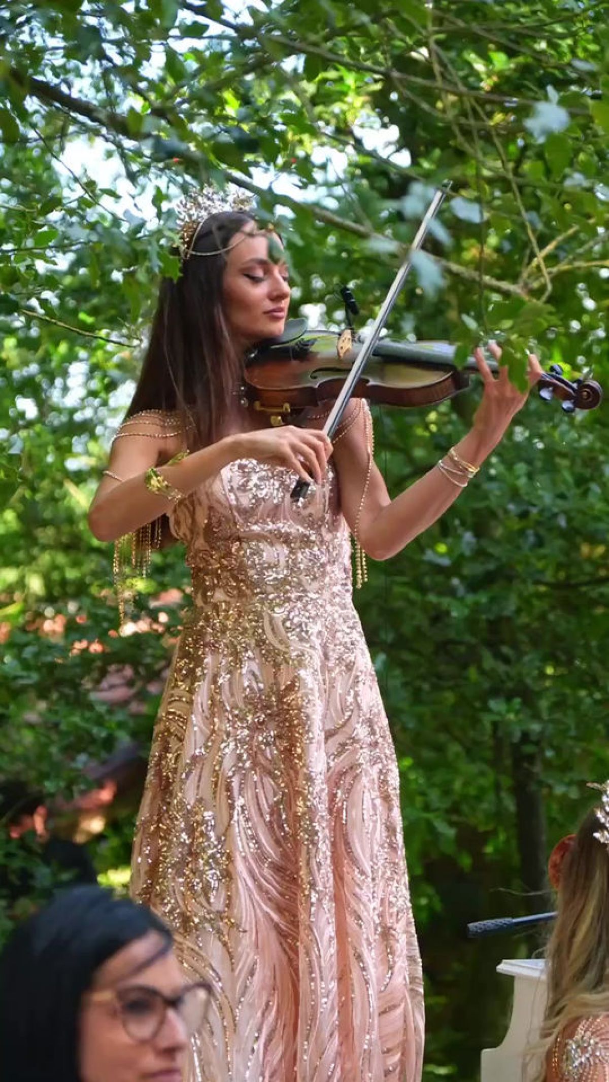 Violinista intrattiene ospiti durante cerimonia wedding di Zeta Eventi Milano
