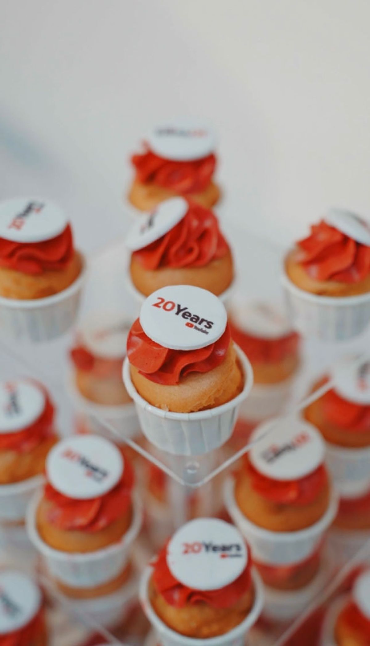 Finger food con logo per festa 20 anni di l'ho visto su youtube Zeta Eventi Milano