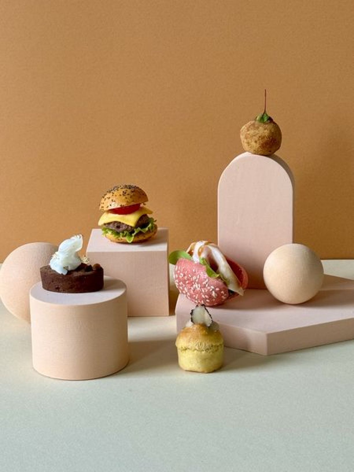Campionario food gadget Zeta Eventi: miniburger, souffle, crostino, polpetta