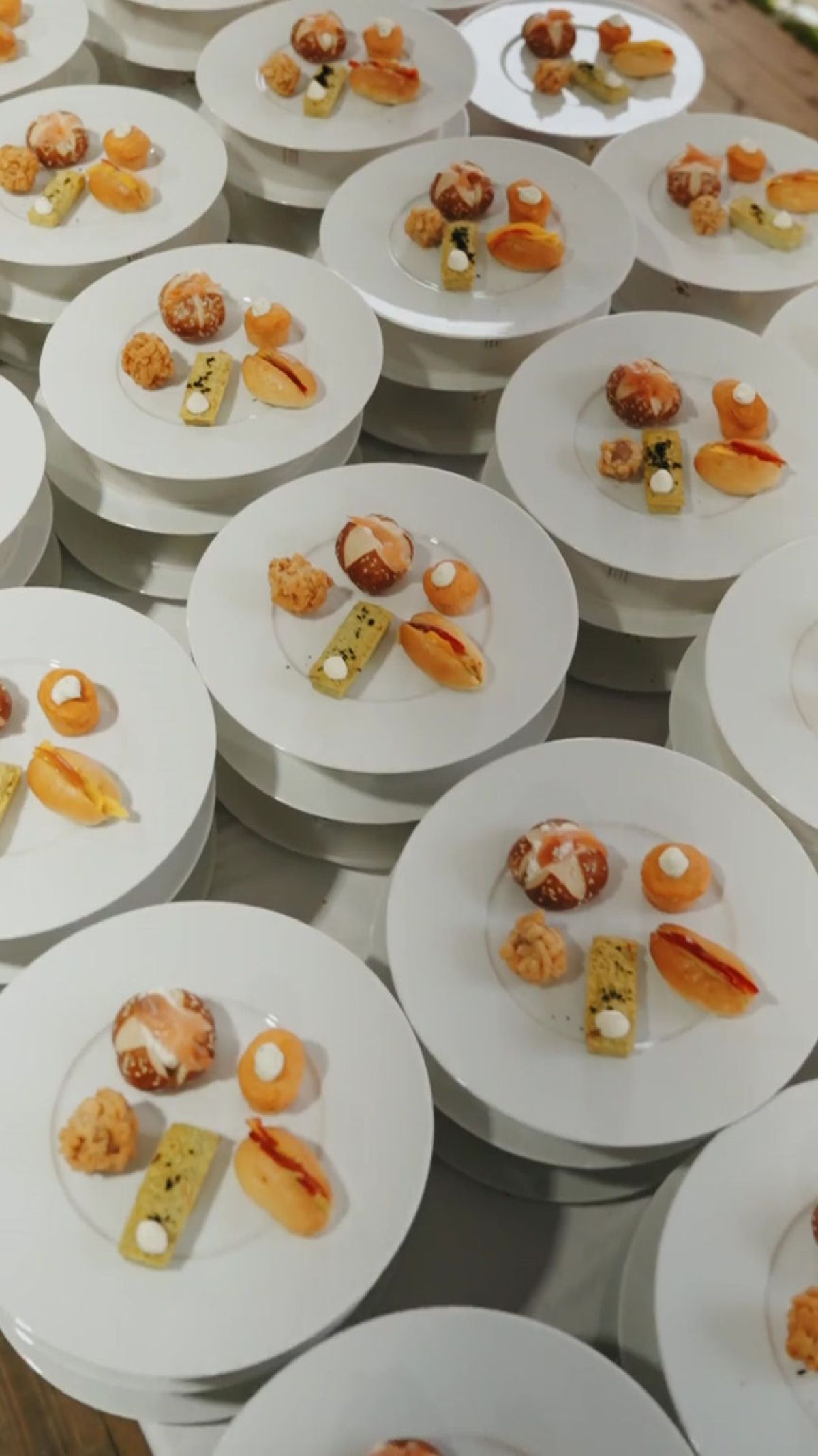 Primo piano piatti con composizione antipasto per gli ospiti di About Pharma Awards 2025