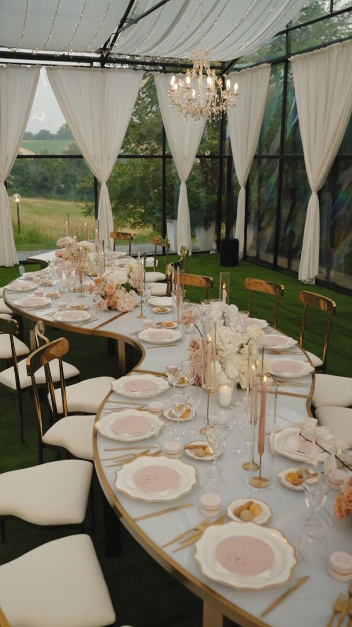 Allestimento sala per dinner placè Matrimonio a Giardini Pergola Alessandria di Zeta Eventi Milano