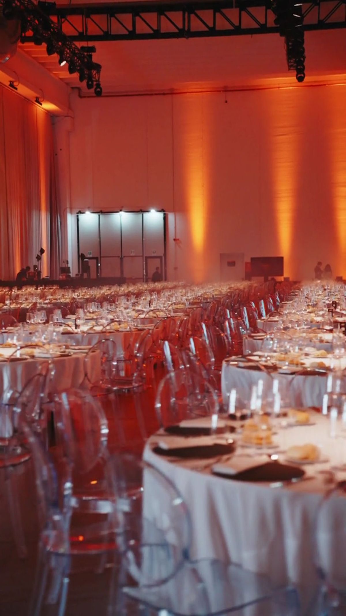 Allestimento e set-up sala a cura di Zeta Eventi per il gala dinner di About Pharma Awards 2025